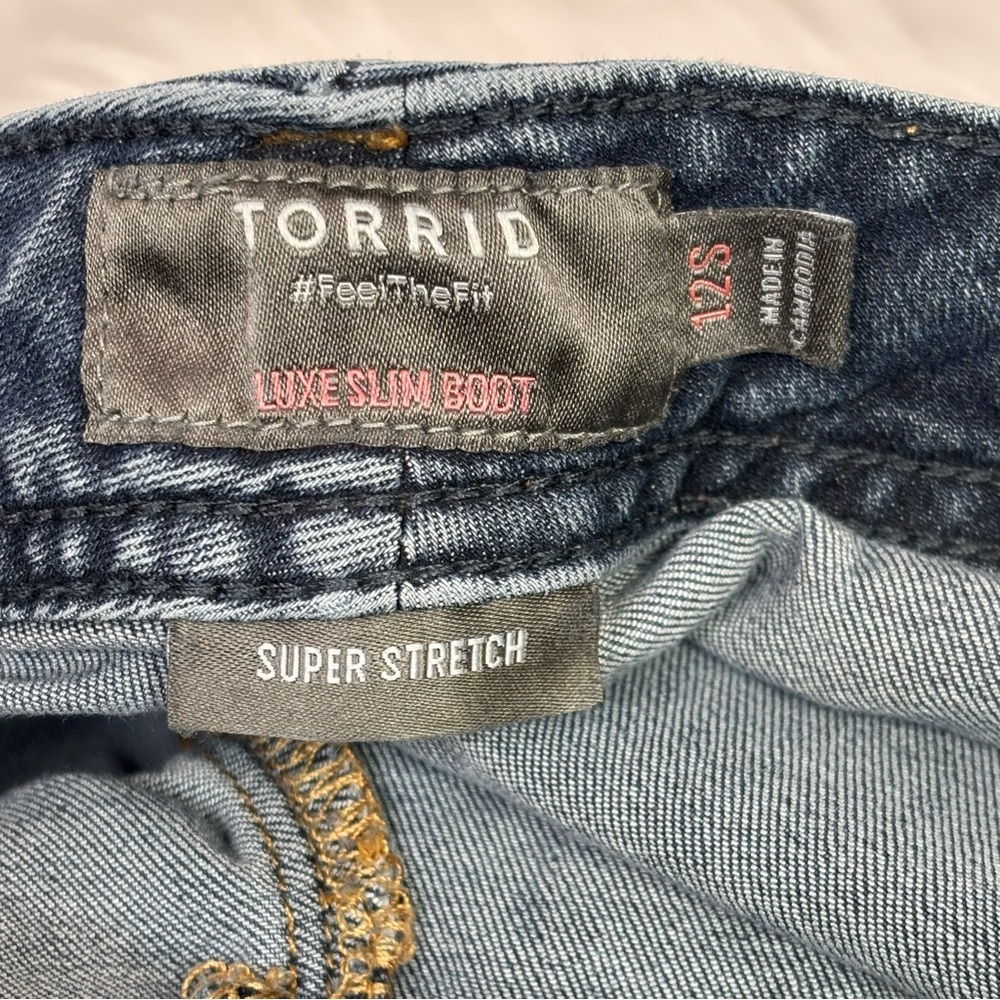 Torrid Size 12S Short Luxe Slim Boot Bootcut Jeans Super Stretch Mid Rise in EUC - Picture 7 of 15